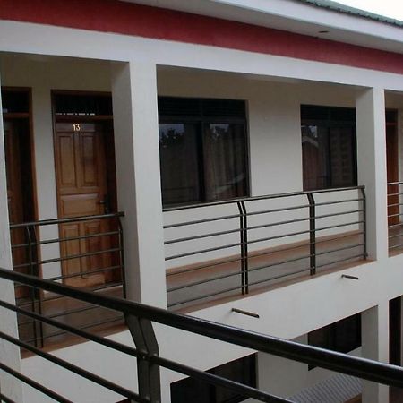 Kanberra Hotel Lira Екстериор снимка