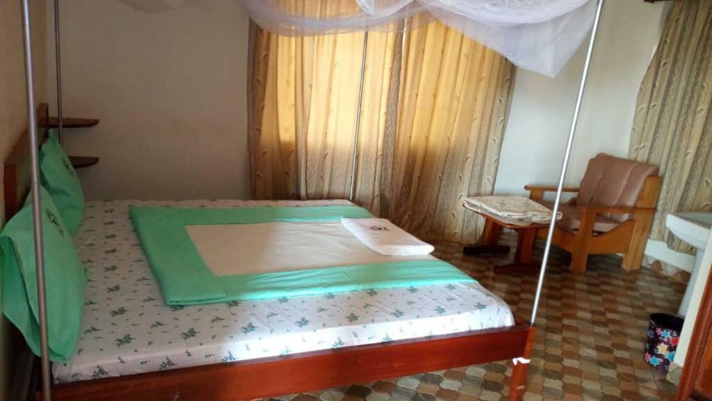 Kanberra Hotel Lira Екстериор снимка