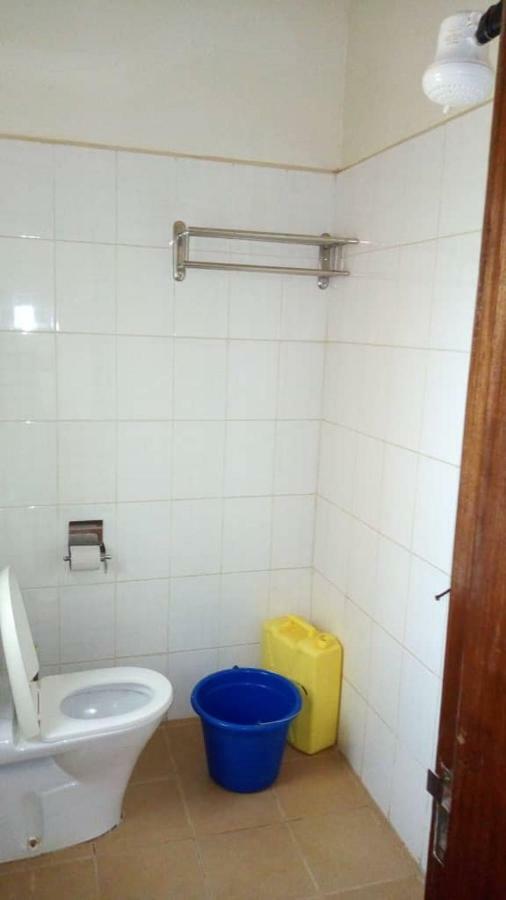 Kanberra Hotel Lira Екстериор снимка